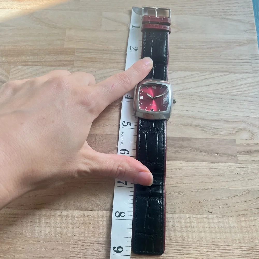Unbranded rectangular red dial black leather watch NEW BATTERY